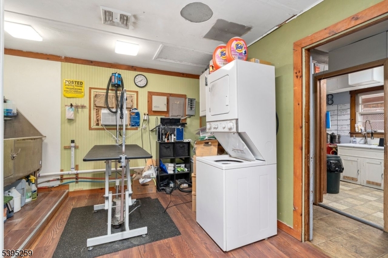 3 Volker Ln Property Photo 5