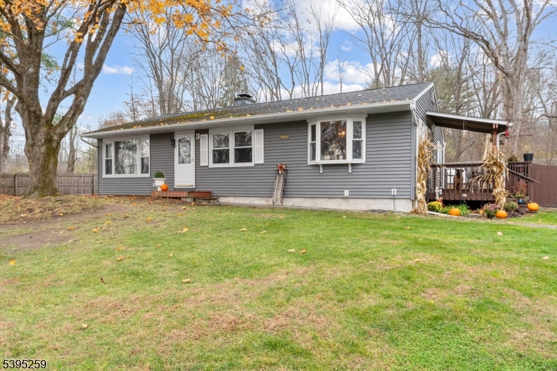 3 Volker Ln Property Photo 11