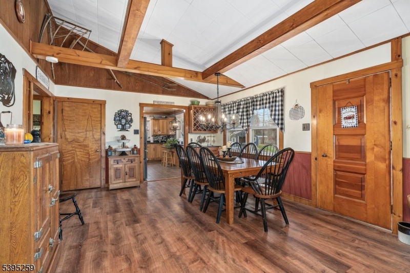 3 Volker Ln Property Photo 16