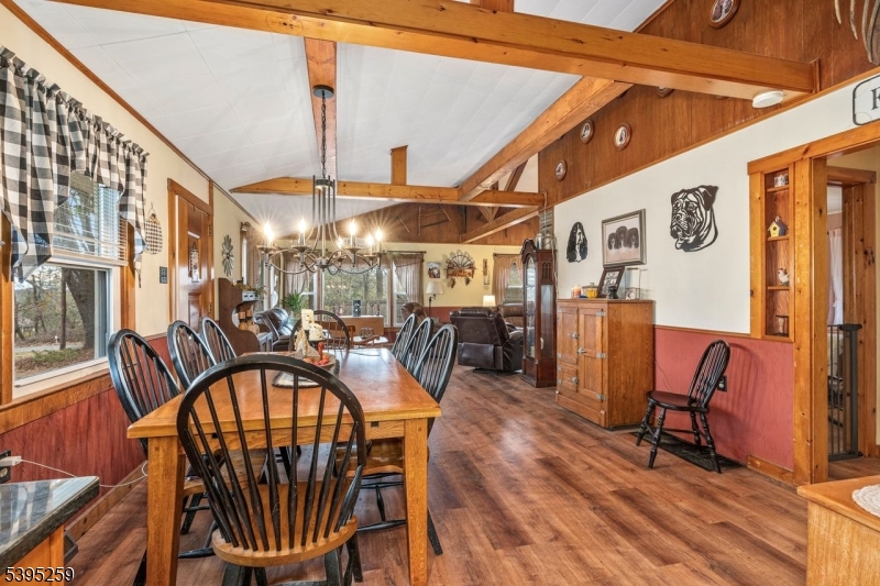 3 Volker Ln Property Photo 17