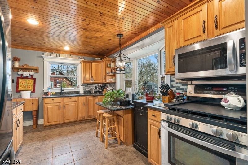 3 Volker Ln Property Photo 19
