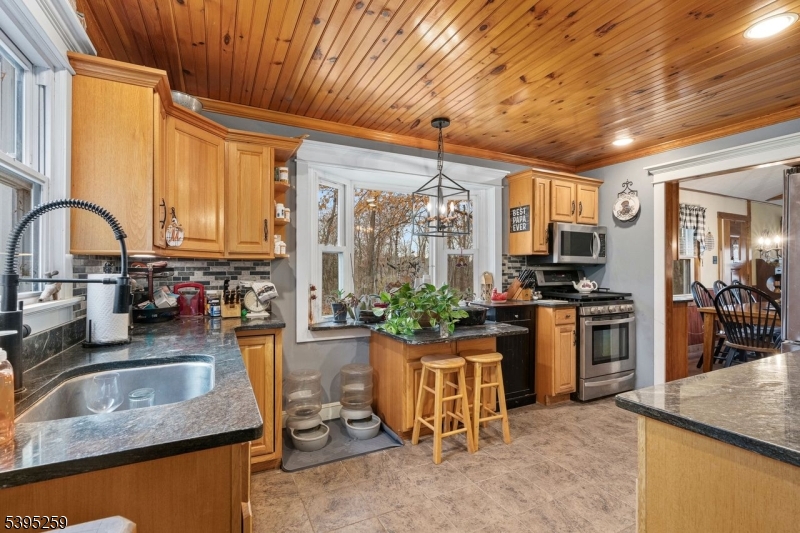 3 Volker Ln Property Photo 20