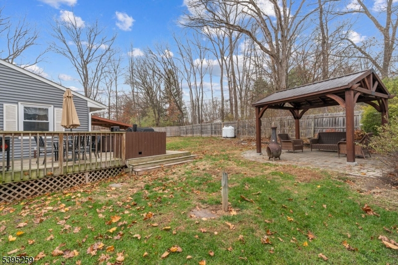 3 Volker Ln Property Photo 25