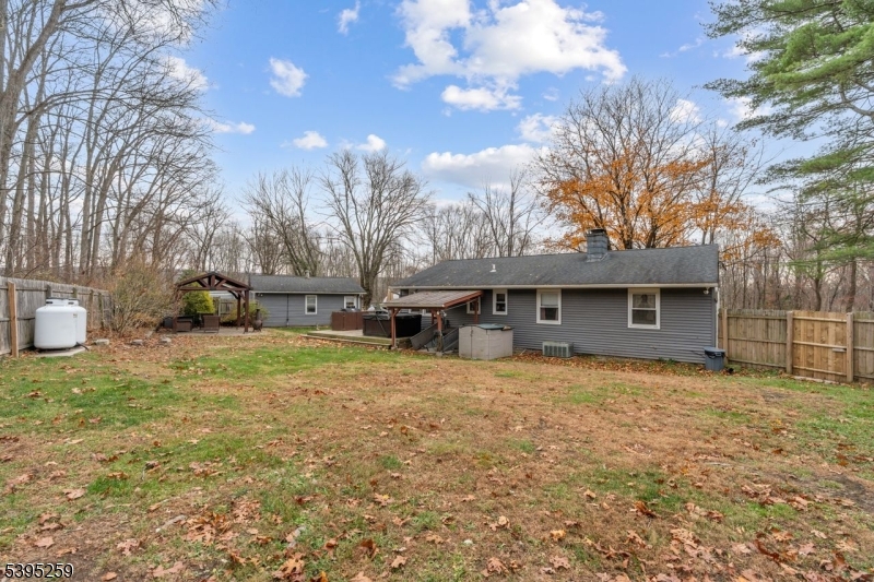 3 Volker Ln Property Photo 26