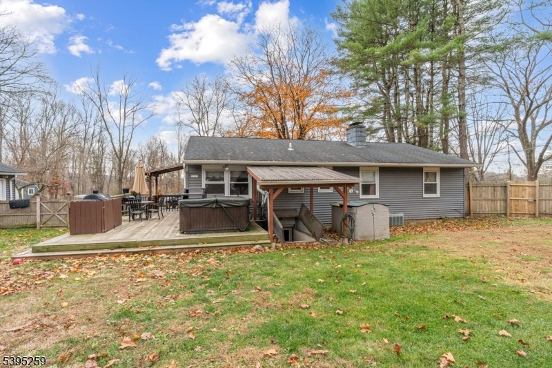 3 Volker Ln Property Photo 27