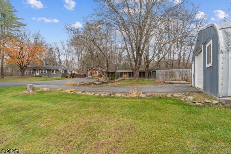 3 Volker Ln Property Photo 33