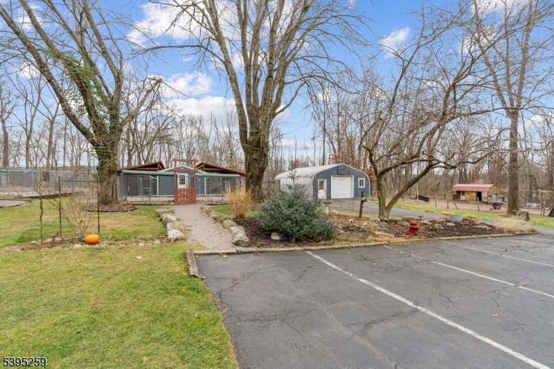 3 Volker Ln Property Photo 35