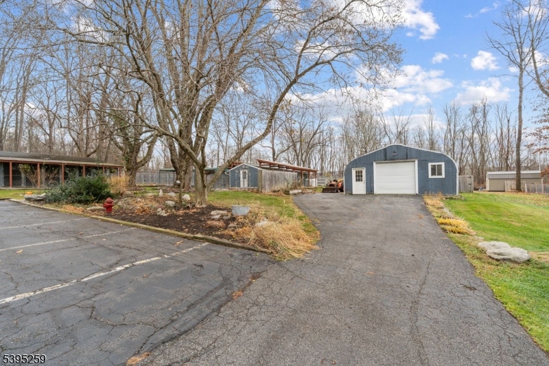 3 Volker Ln Property Photo 36