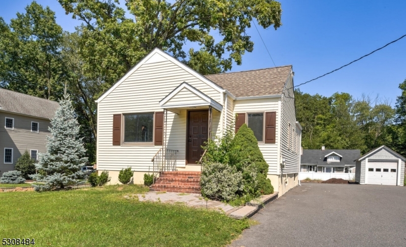 120 Snyder Ave Property Photo 1