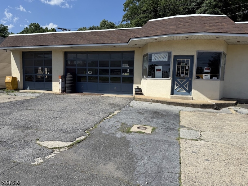 737 S Main St Property Photo 1