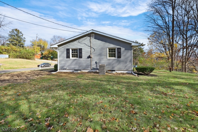 6 Van Buren Ave Property Photo 4