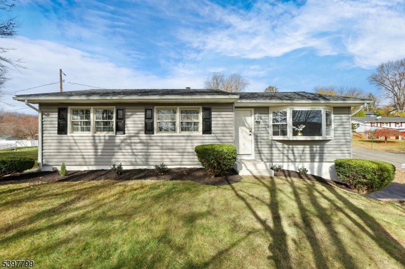 6 Van Buren Ave Property Photo 7