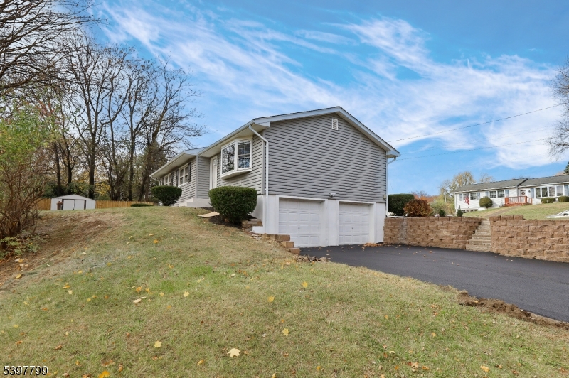 6 Van Buren Ave Property Photo 9