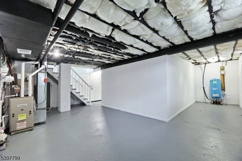 6 Van Buren Ave Property Photo 13