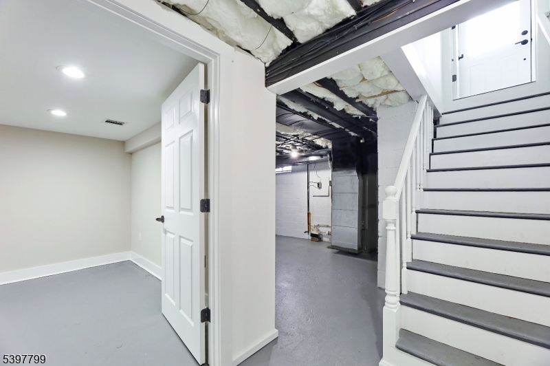 6 Van Buren Ave Property Photo 16