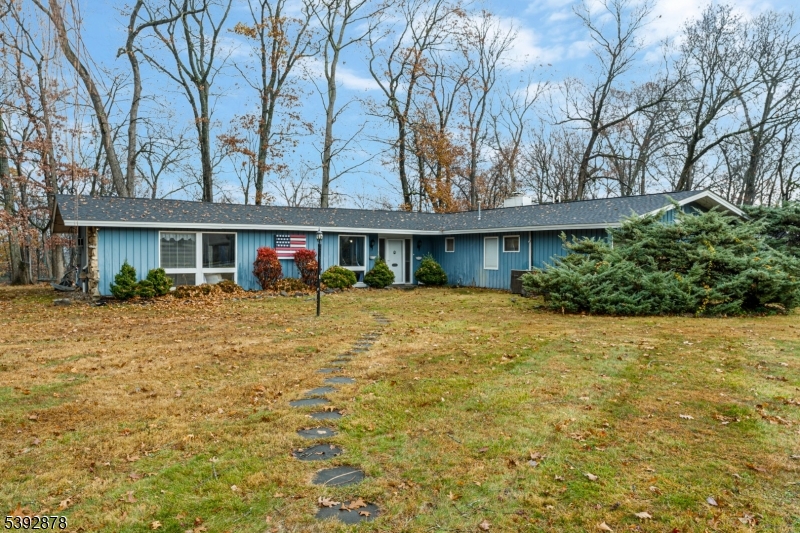 1825 Kennesaw Way Property Photo 1