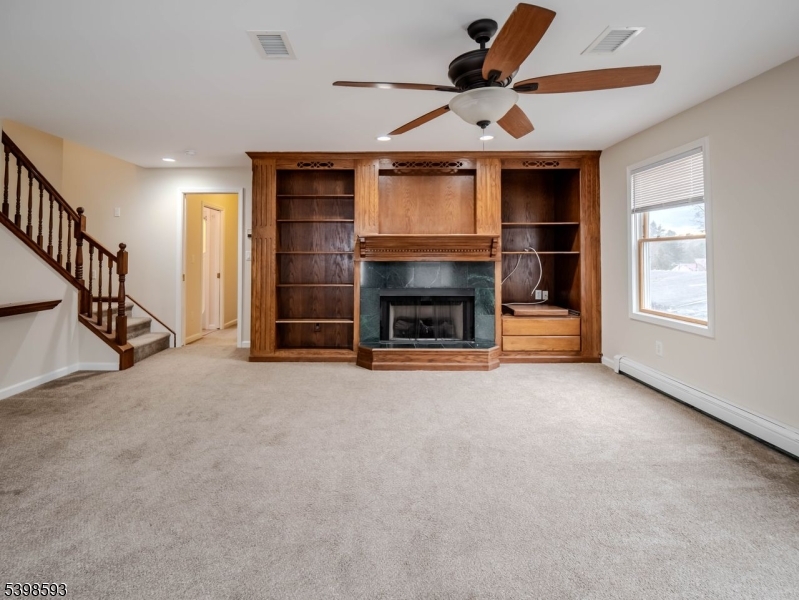 48 Unionville Ave C C Property Photo 1