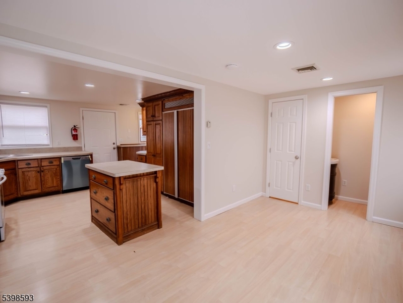 48 Unionville Ave C C Property Photo 4