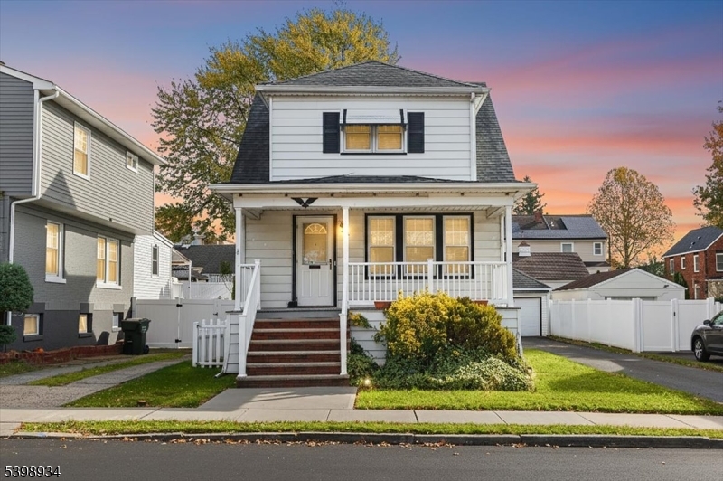 40 Ling St Property Photo 1