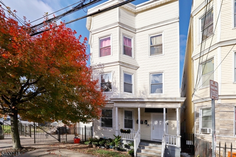 119 Ridgewood Ave Property Photo 1