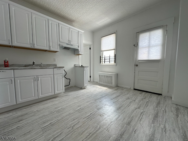 526 Valley Brook Ave Property Photo 1