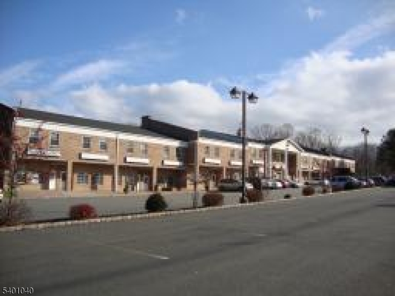 191 Woodport Rd Property Photo 1