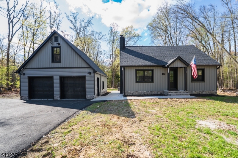 347 Zion Rd Property Photo 1