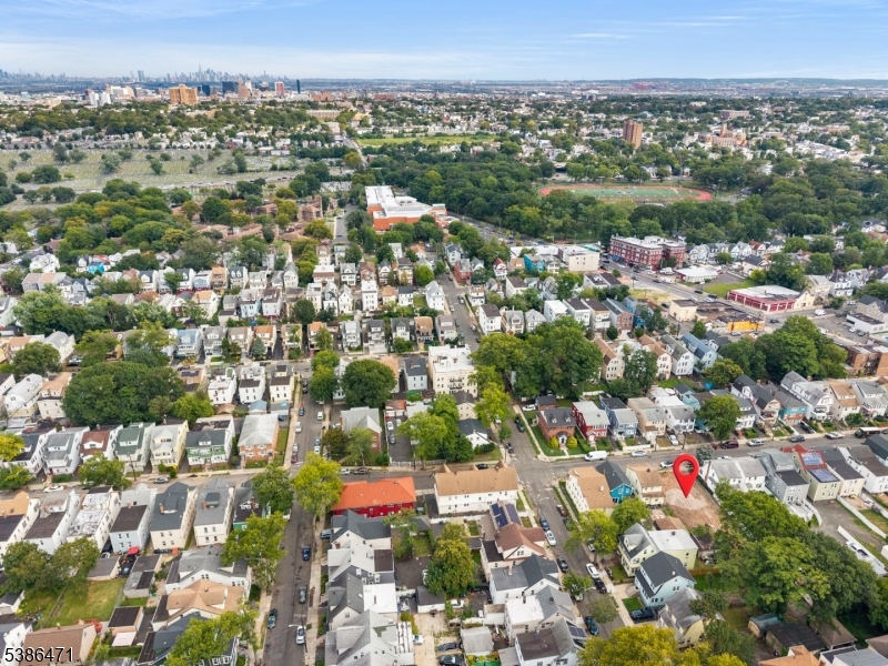 37 Grand Ave