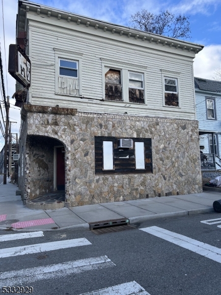 543 Stetson St Property Photo 1
