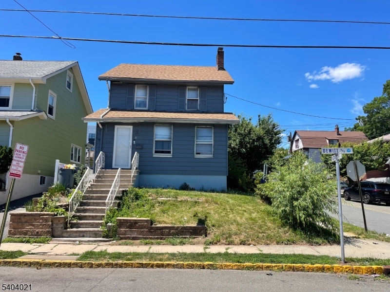425 Dewitt Ave Property Photo 1