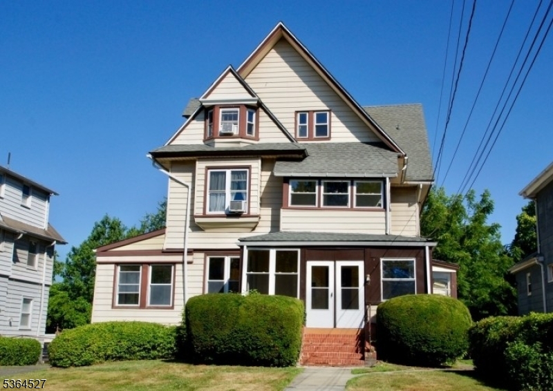 76 Grove St Property Photo 1