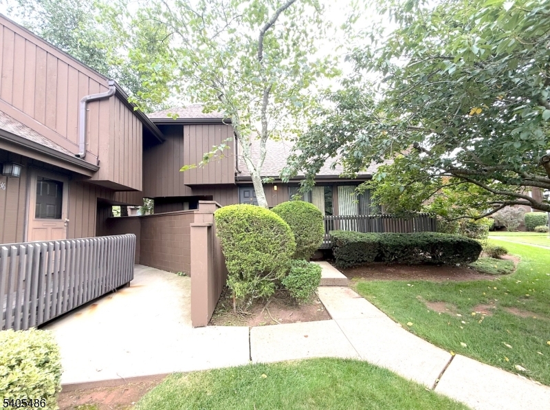 237 Kingsberry Dr 237 Property Photo 2