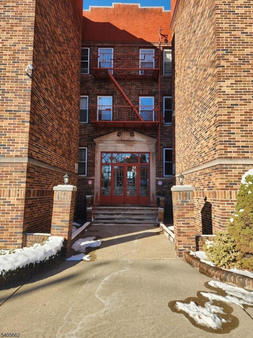 80 Union Ave C6 C6 Property Photo 1