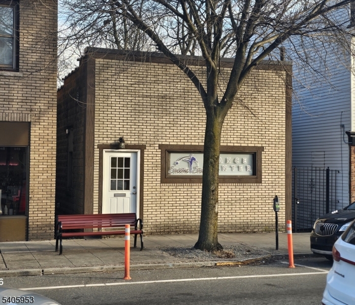 403 Broad St Property Photo 1