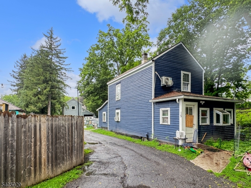 15 Fisk St Property Photo 1