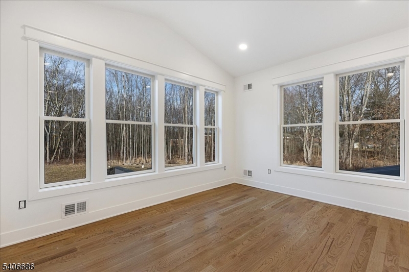 759 Mechlin Corner Rd. Property Photo 9