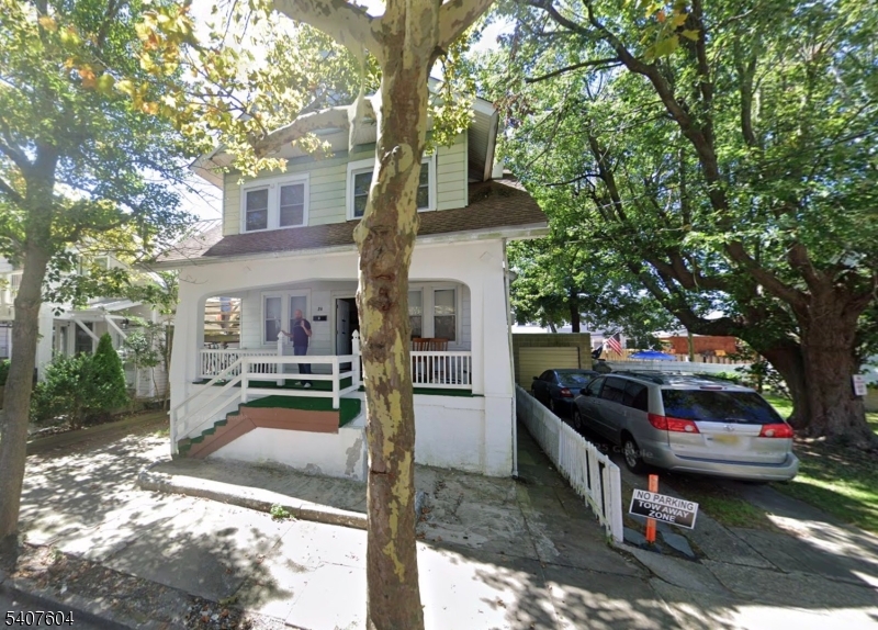 24 N Vassar Sq