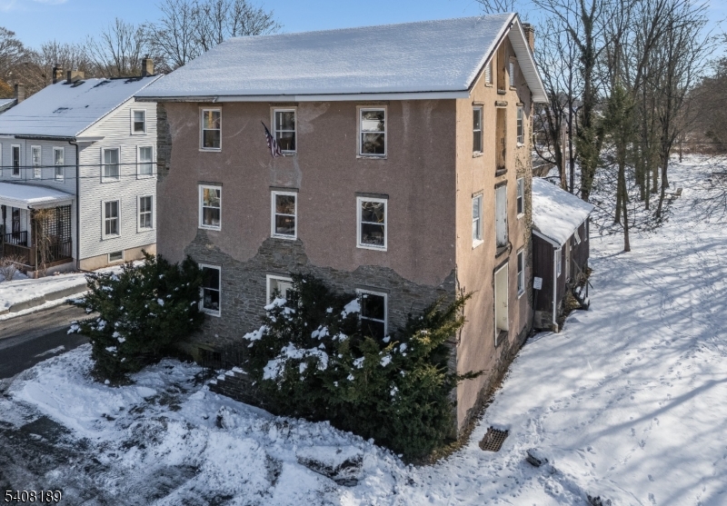 10 Green Street Property Photo 1