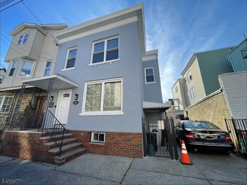 332 Lafayette St Property Photo 1