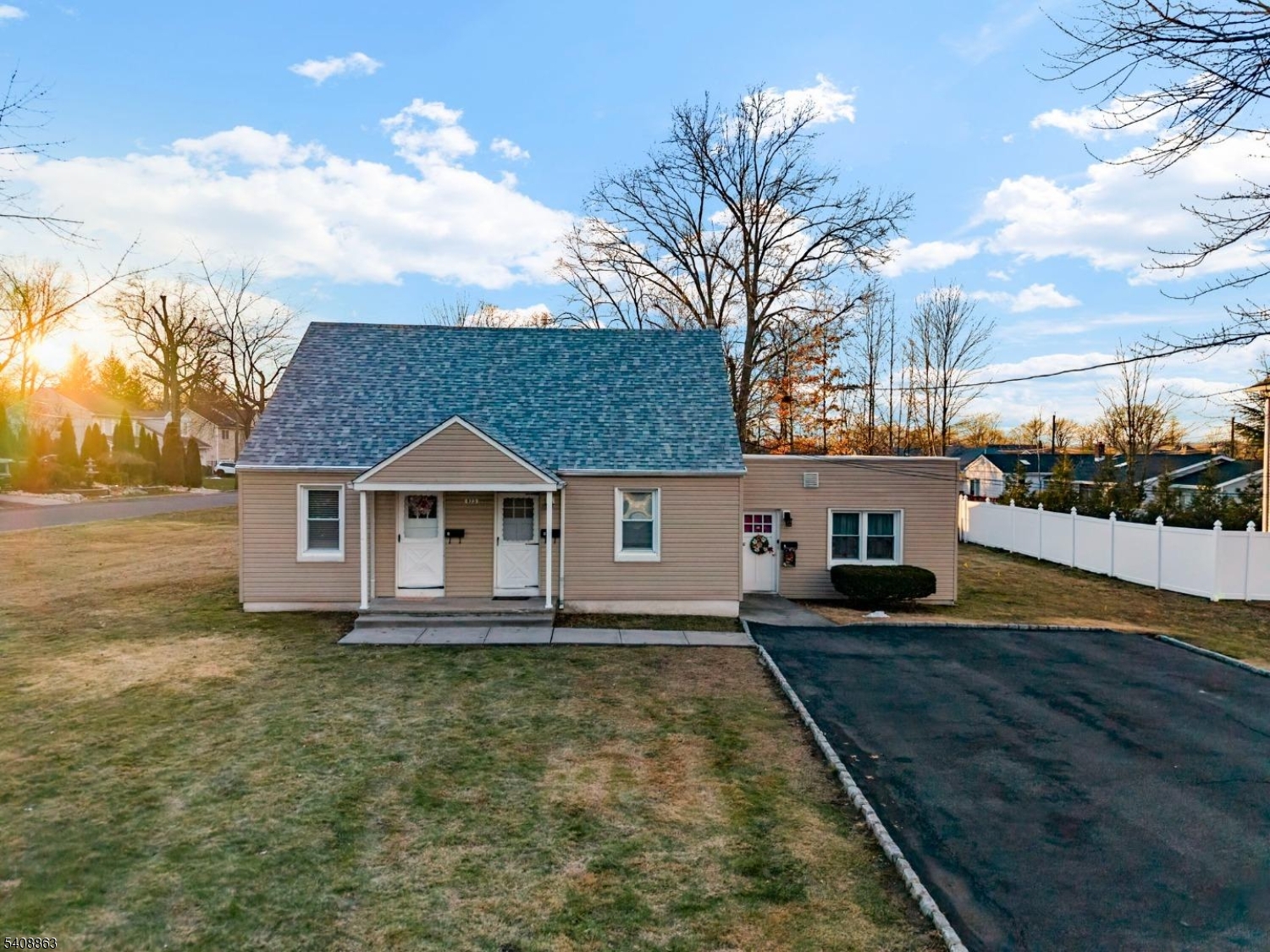 973 Ellis Pkwy