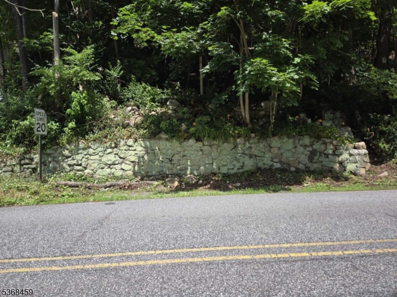 Lakeside Dr Property Photo 1