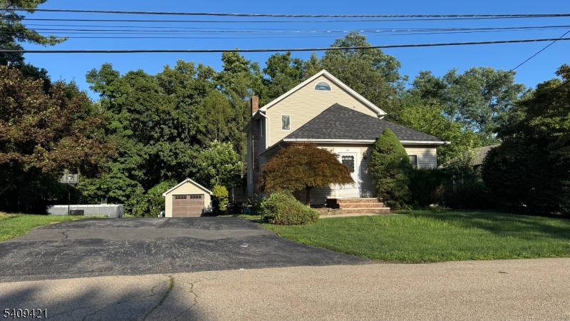 20 Center St Property Photo 1