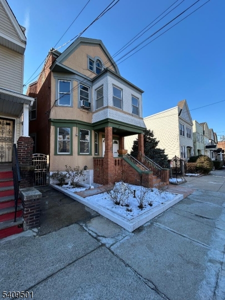 333 Danforth Ave Property Photo 1