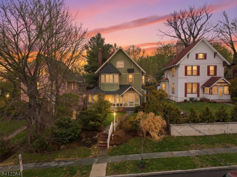 101 E Palisade Ave