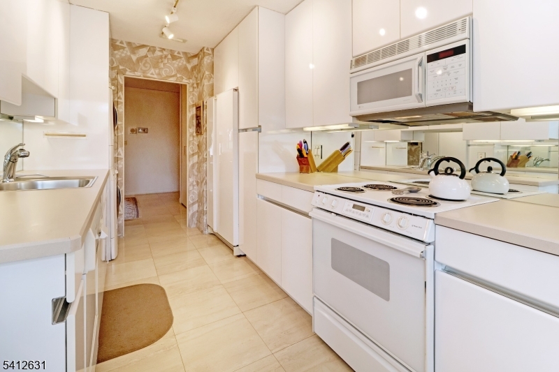 2 Claridge Dr. 2hw Property Photo 4