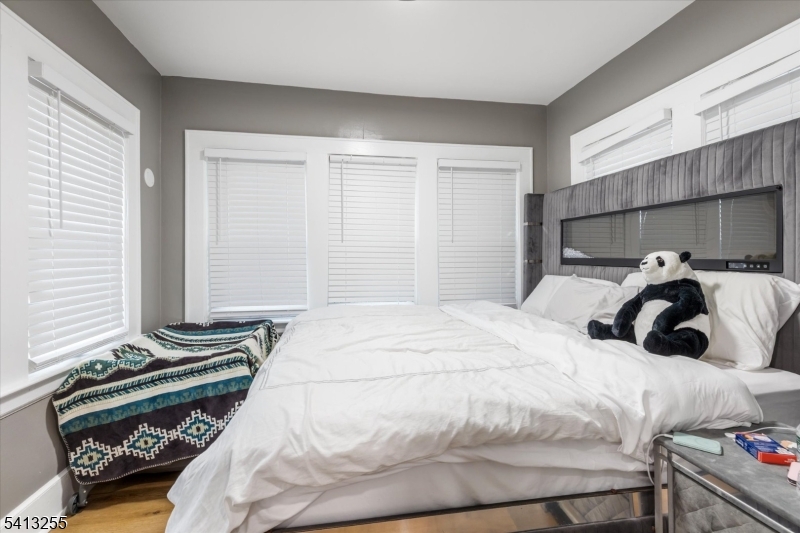 9 Wayne Pl Property Photo 6