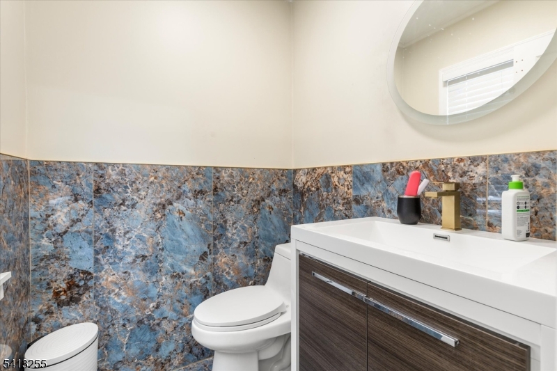 9 Wayne Pl Property Photo 12