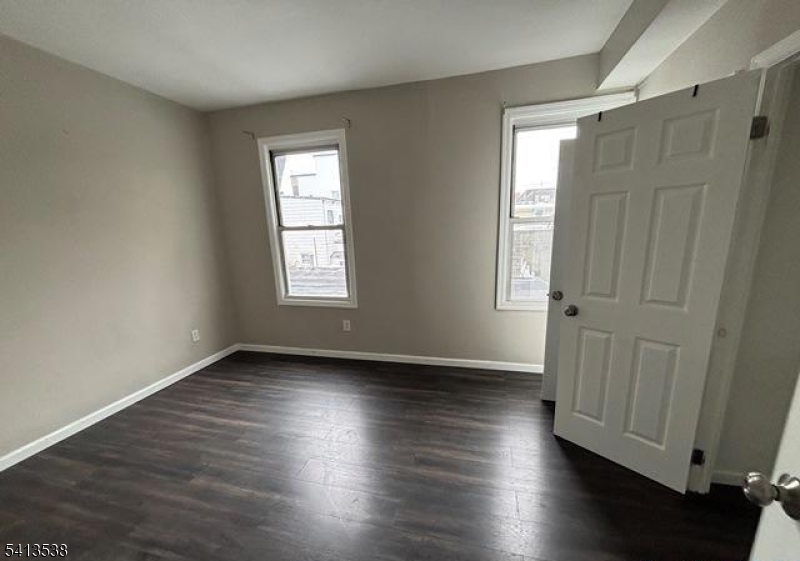 161 19th St Property Photo 3