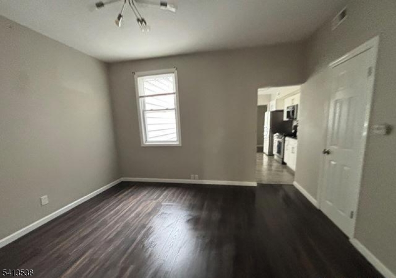 161 19th St Property Photo 8