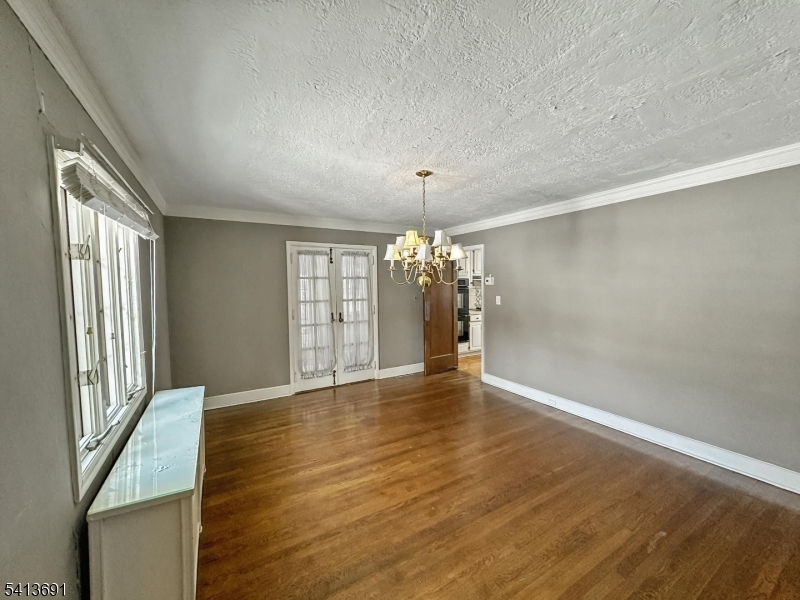 112 Oxford Pl Property Photo 5